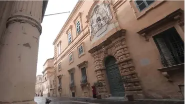  ??  ?? Main facade of Auberge d'Italie following restoratio­n works on the main facade completed in August 2017.