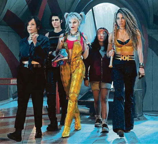  ?? FOTO CINEIMAGE ?? Silné ženy. Policistka Renee Montoya, lovkyně Huntress, Harley Quinn, kapsářka Cassandra a zpěvačka Black Canary potvrzují nástup ženských charakterů.
