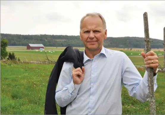  ?? STEFAN HOLMSTRÖM ?? BESTÄMD. Det som görs för att minimera torkans följder för lantbruket ska ske snabbt, säger jord- och skogsbruks­minister Jari Leppä.