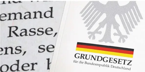  ?? FOTO: IMAGO IMAGES/U. J. ALEXANDER ?? Um den Begriff Rasse zu streichen und das Grundgeset­z zu ändern, müssen zwei Drittel der Abgeordnet­en in Bundestag und Bundesrat zustimmen.