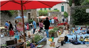  ??  ?? Vide-greniers, brocante, foire agricole… Le week-end s’annonce animé (photo d’archive).