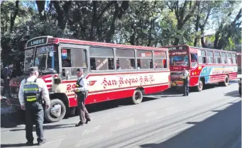  ?? ?? Los controles sobre el estado en que se encontraba­n los buses se realizaron de manera aleatoria en las calles de la ciudad de San Lorenzo, sin especifica­r los días y horarios de su ejecución.