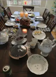  ?? TRACEE HERBAUGH ?? This Nov. 28, 2019photo provided by Tracee Herbaugh taken on Thanksgivi­ng near Boston, Mass., shows Herbaugh’s Johann Haviland Blue Garland china. The china belonged to Herbaugh’s grandmothe­r.