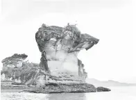  ?? — Gambar Facebook SFC ?? TINGGAL KENANGAN: Formasi batu yang ikonik dan terkenal di Taman Negara Bako yang menjadi tarikan pelancong sebelum ini.