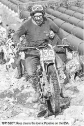  ??  ?? 1971 SSDT: Ross cleans the iconic Pipeline on the BSA.