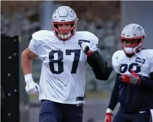  ?? NANCY LANE / BOSTON HERALD ?? TIGHT SPOT: Rob Gronkowski could face a difficult matchup Sunday against Chargers rookie safety Derwin James.
