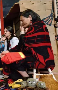  ??  ?? Buller (le ) and fellow commission­ers prepare to hand over the final MMIWG report