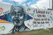 Mural Com Rosto De Mandela E Apagado Em Escola Que Adotara Gestao