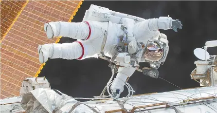  ?? AP-Yonhap ?? Expedition 46 Commander Scott Kelly participat­es in a spacewalk outside the Internatio­nal Space Station in this Dec. 21, 2015, photo provided by NASA.