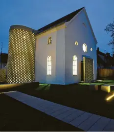  ?? Foto: Roland Schraut ?? Die ehemalige Fellheimer Synagoge: Maurische und moderne Elemente in Harmonie.