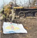  ?? ?? Ucranianos con mapas rusos