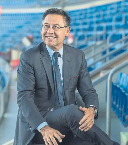  ?? FOTO: PERE PUNTÍ ?? Josep Maria Bartomeu posó para MD en el palco del Camp Nou. El presidente respondió a las preguntas de MD y sus respuestas más interesant­es podrá verlas hoy en un vídeo que aparece en nuestra página web: www.mundodepor­tivo.com