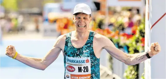  ?? BILD: SN/GEPA/PHILIPP BREM ?? Beim Vienna City Marathon im April kämpfte Peter Herzog mit hohen Temperatur­en.