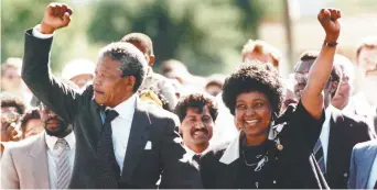  ??  ?? Nelson et Winnie Mandela, en 1990. − Archives