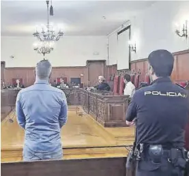  ?? EL PERIÓDICO ?? El condenado, en abril durante el juicio en la Audiencia Provincial de Badajoz.