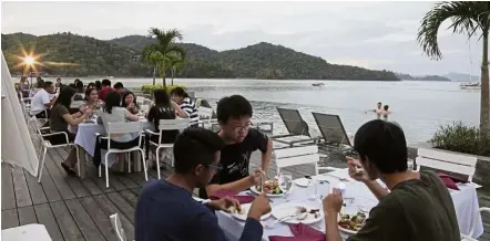  ?? — KIMBERLY CHING/BRATs ?? They didn’t get to go into the pool (camp rules, sorry BRATs!), but they did get to enjoy RWL’s new infinity pool when they were treated to a poolside buffet dinner.