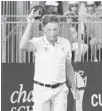  ?? CRAIG DAVIS/STAFF ?? Bernhard Langer acknowledg­es the crowd after shooting a 66 on Saturday. Scores, tee times.