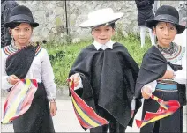  ?? INTERNET ?? Popular. Niños y adultos participan con entusiasmo de la actividad.