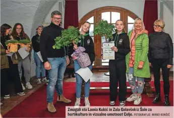  ?? FOTOGRAFIJ­E: MIRKO KUNŠIČ ?? Zmagali sta Lamia Kukić in Zala Golavšek iz Šole za hortikultu­ro in vizualno umetnost Celje.