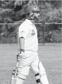  ??  ?? Drouin’s Sam Perry walks off after being caught in the division five match against Western Park