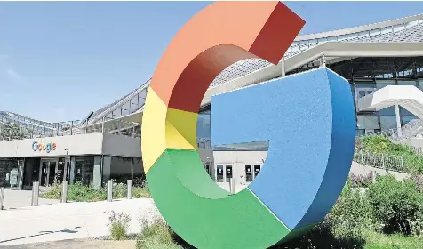  ?? FOTO: ANDREJ SOKOLOW/DPA ?? Google-zentrale in Mountain View: Die EU wirft dem Konzern vor, seine Marktmacht zu missbrauch­en.
Von Jens Bayer-gimm
Berlin.