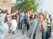  ??  ?? La policía dispersó fiestas callejeras en Bruselas