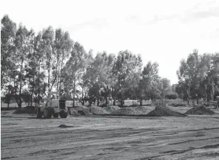  ?? FACEBOOK CLUB OLIMPO ?? Una imagen de los preparativ­os en el terreno donde iría la cancha, en octubre de 2017.