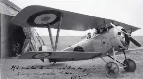  ?? SHD ?? Nieuport 24 n° 3215 de l’escadrille N 92 en 1917. L’escadrille porte pour symbole le Lion de Belfort, à peine visible sur le fuselage, souvenir de son passage à Chaux, sur le territoire de Belfort, de mai à juillet 1917.