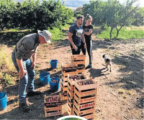  ?? DIARIO DE ALMERÍA ?? Zoyo y su familia.|