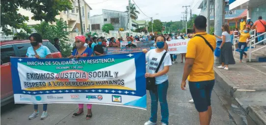  ?? /Cortesía Raizal Dignity Camp ?? La comunidad salió a manifestar­se en contra de las amenazas y ante las demoras en la reconstruc­ción.