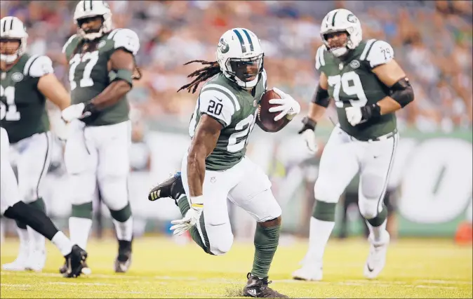  ?? ADAM HUNGER | AP ?? THE JETS ARE LOOKING to free agent acquisitio­n Isaiah Crowell to bolster the running game after signing the veteran to a three-year, $12 million contract. In four seasons with the Browns, Crowell never missed a game and rushed for 3,118 yards and 21 touchdowns.