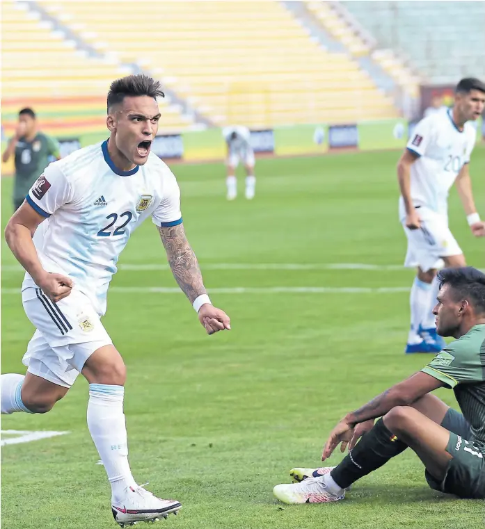  ?? @argentina ?? El grito de gol de Lautaro Martínez, que peleó hasta el final una pelota y tuvo su premio de rebote: fue el 1-1 y un envión anímico