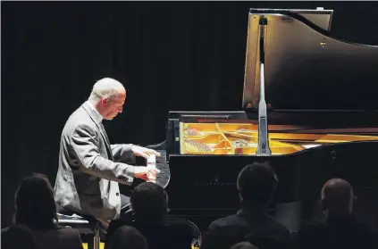  ?? PHOTO: ROBERT CATTO ?? New Zealand pianist Michael Houstoun