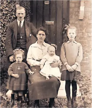  ?? ?? Bygone days Thomas Gilchrist, Isabella Stein, and daughters. taken around 1920