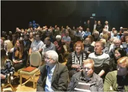  ??  ?? TETT MED FOLK: Mange kom for å høre på Sylvi Listhaug.