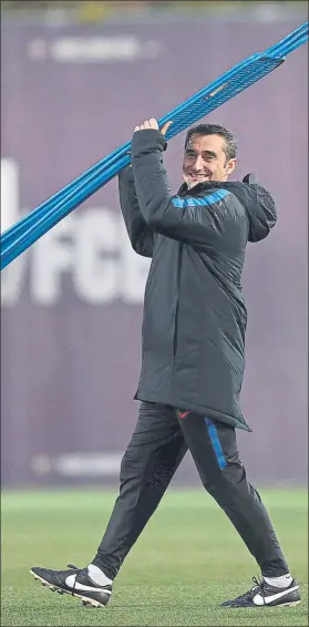  ?? FOTO: PEP MORATA ?? Valverde, en el inicio de la sesión de ayer El técnico respeta al Espanyol