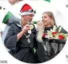  ?? ?? Invercargi­ll mayor Nobby Clark presents world champion Black Fern rugby player Amy du Plessis with flowers.