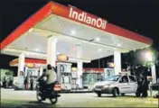  ?? BLOOMBERG ?? IOC bid for licences to retail CNG to automobile­s and piped natural gas to households in 35 out of the 50 cities put on offer.