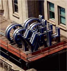  ?? REUTERS ?? A YAHOO logo is seen on top of the building where they have offices in New York City.