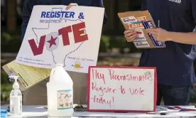  ?? Photograph: Jay Janner/AP ?? A voter registrati­on drive at the University of Texas at Austin this week.