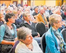  ?? PHOTO / PAUL TAYLOR ?? The meeting filled the CHB Municipal Theatre in Waipawa"