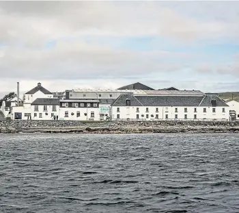  ?? ?? GREEN SCHEME: Islay’s Bruichladd­ich Distillery could move to using hydrogen.