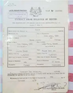  ??  ?? The original birth certificat­e of one of Jalong’s daughters, who was born in 1962. Stated in the certificat­e is Jalong’s old identity card number.