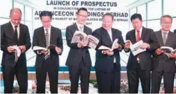  ??  ?? From left: Yeo, RHB Investment director/co-head, corporate finance, capital markets Tan Meng Kim, executive director/head capital markets Jaimie Sia Zui Keng, Yeoh, Phum and Lim at the group's prospectus launch yesterday.