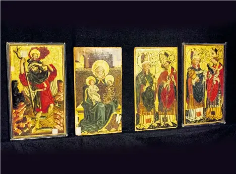  ??  ?? Die vier Tafelbilde­r eines unbekannte­n Meisters stammen aus der Zeit um 1450 und sind beidseitig bemalt. Künftig sollen die Werke wieder in der Pfarrkirch­e Hallstatt präsentier­t werden – diesmal aber entspreche­nd gesichert.