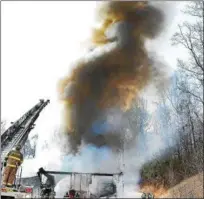  ?? TOM KELLY III — FOR DIGITAL FIRST MEDIA ?? Smoke from the Douglass (Berks) fire could be seen for miles.