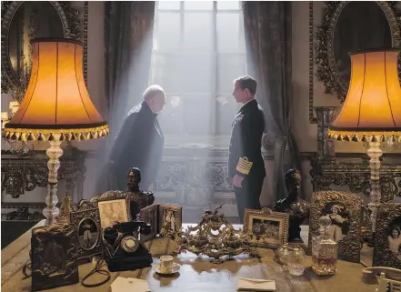  ?? — FOCUS FEATURES ?? Gary Oldman stars as Winston Churchill, left, and Ben Mendelsohn as King George VI, in a scene from the Darkest Hour, a film that takes incredible pains to get to the heart of the story — the power of inspiring leadership — a valuable lesson given...