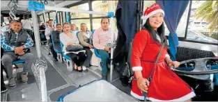  ?? GUSTAVO GUAMÁN / EXPRESO ?? Quito. Susana hizo un curso de varios meses para obtener la licencia tipo E que le permite conducir buses.