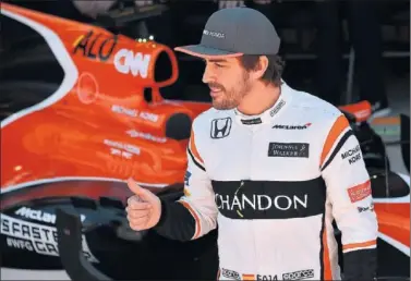  ??  ?? OPTIMISMO. Fernando Alonso confía en el suministra­dor de motores de McLaren del próximo año.