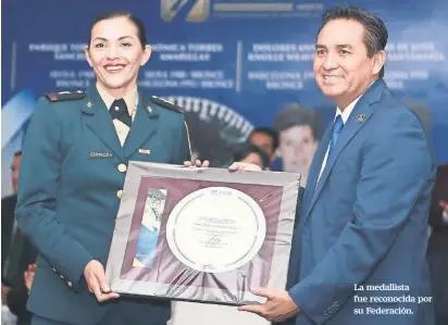  ??  ?? La medallista fue reconocida por su Federación.